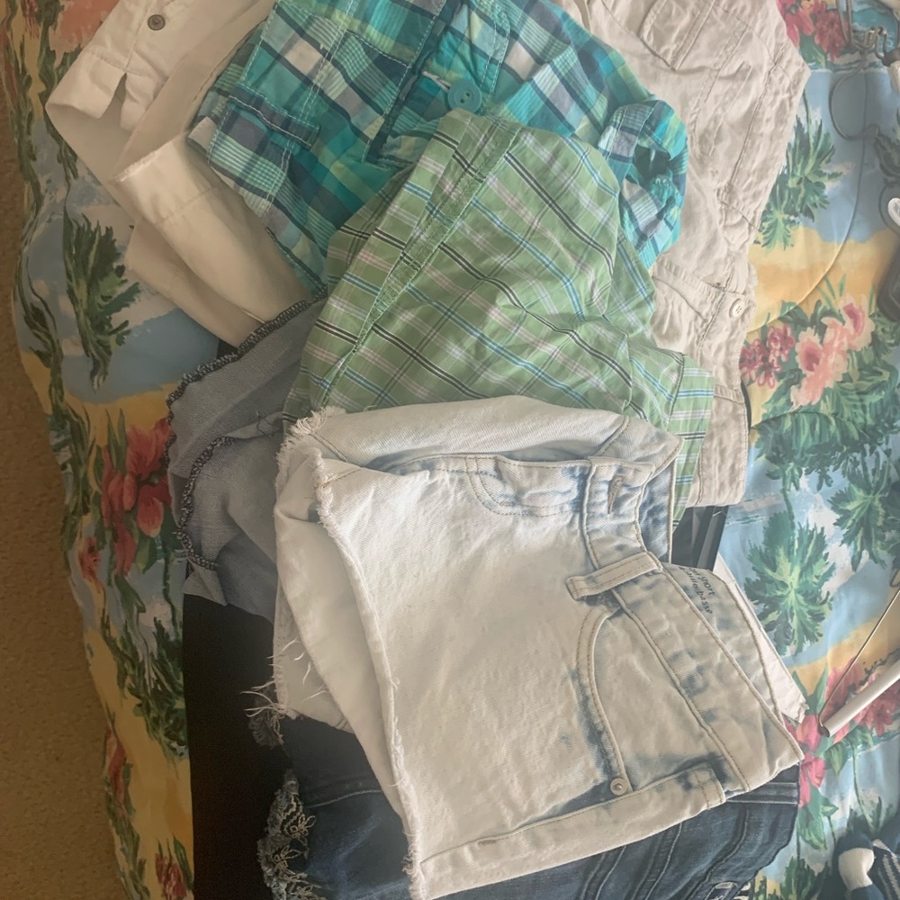 9 pairs of junior size 1 shorts